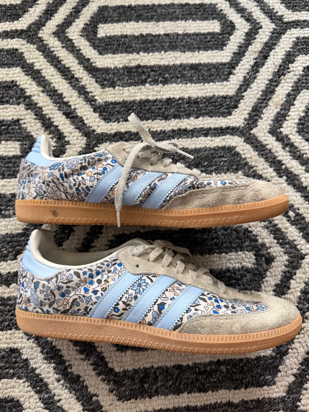 adidas Women's Beige and Light Blue Floral Sneakers Liberty Collab SZ 7 - Picture 5 of 9
